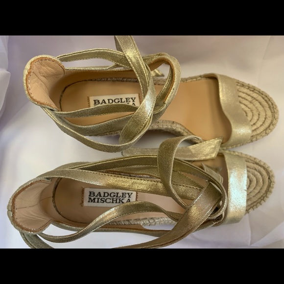 New Badgley Mischka leather wedge sandals - Picture 4 of 6